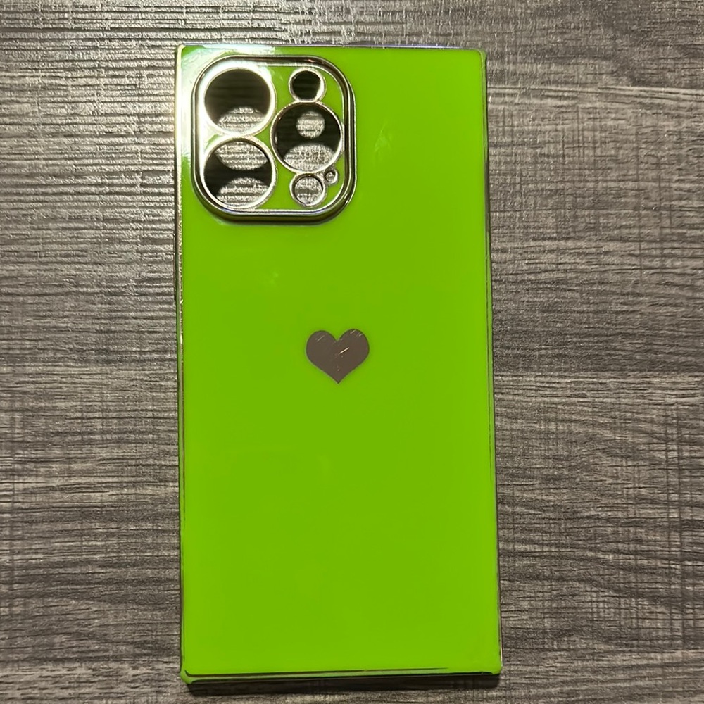 Green Cell Phone with Advanced Features